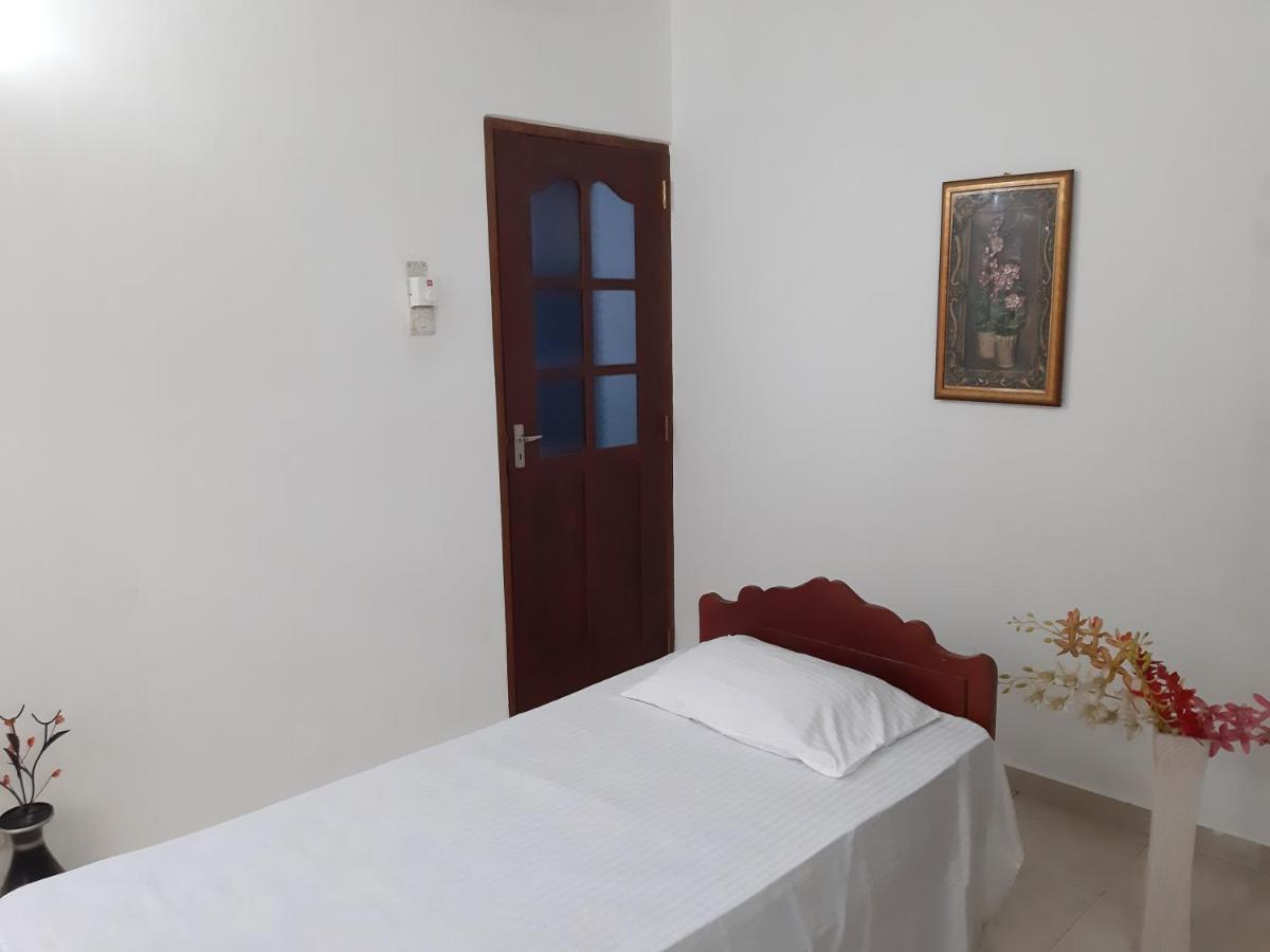 Hellen Homestay Негомбо Екстериор снимка