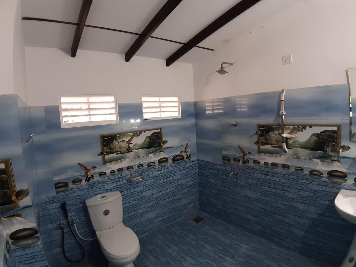 Hellen Homestay Негомбо Екстериор снимка