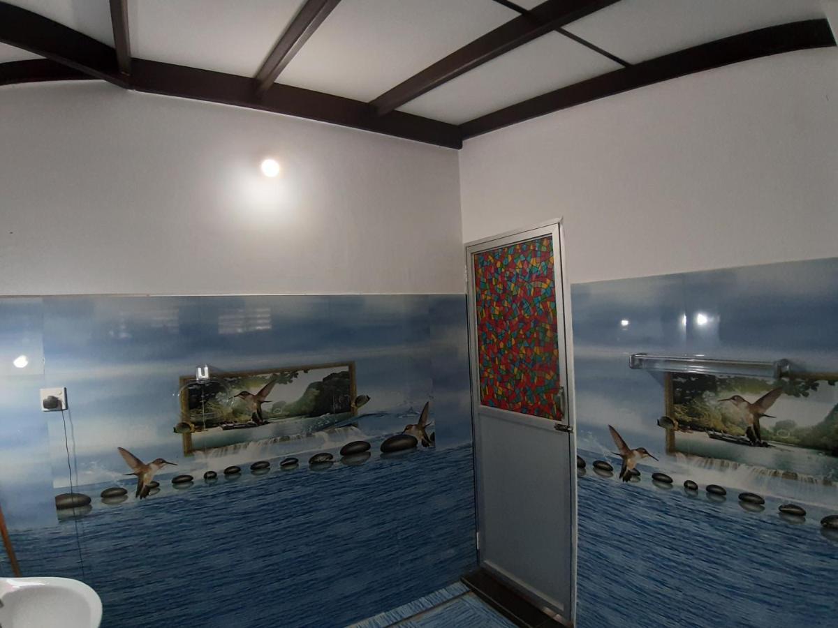 Hellen Homestay Негомбо Екстериор снимка