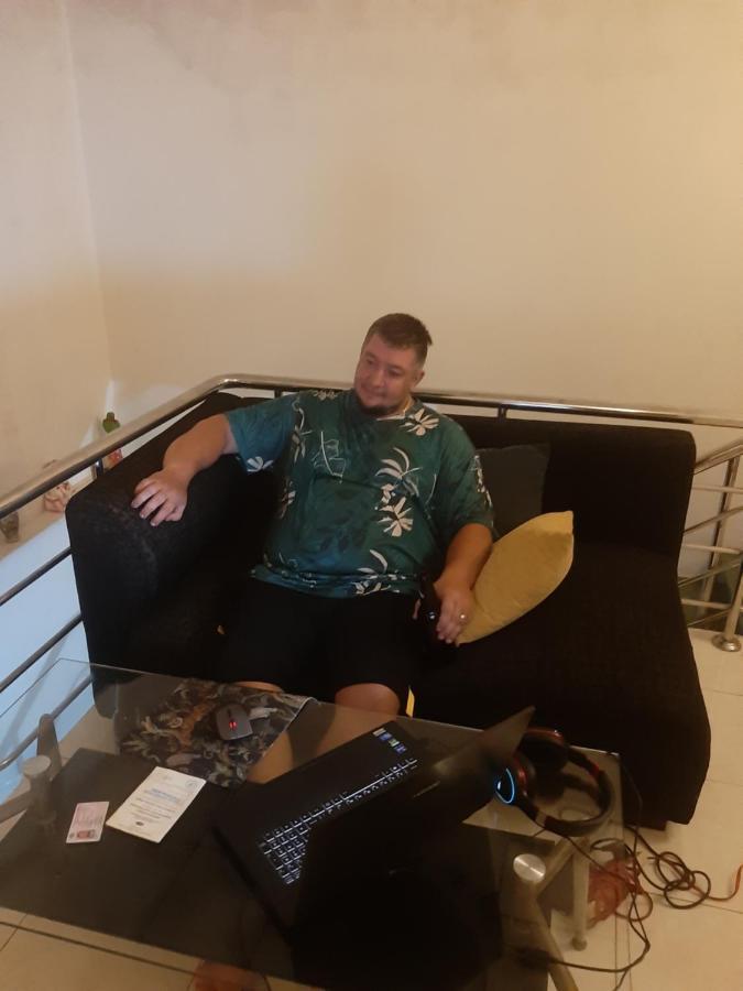 Hellen Homestay Негомбо Екстериор снимка