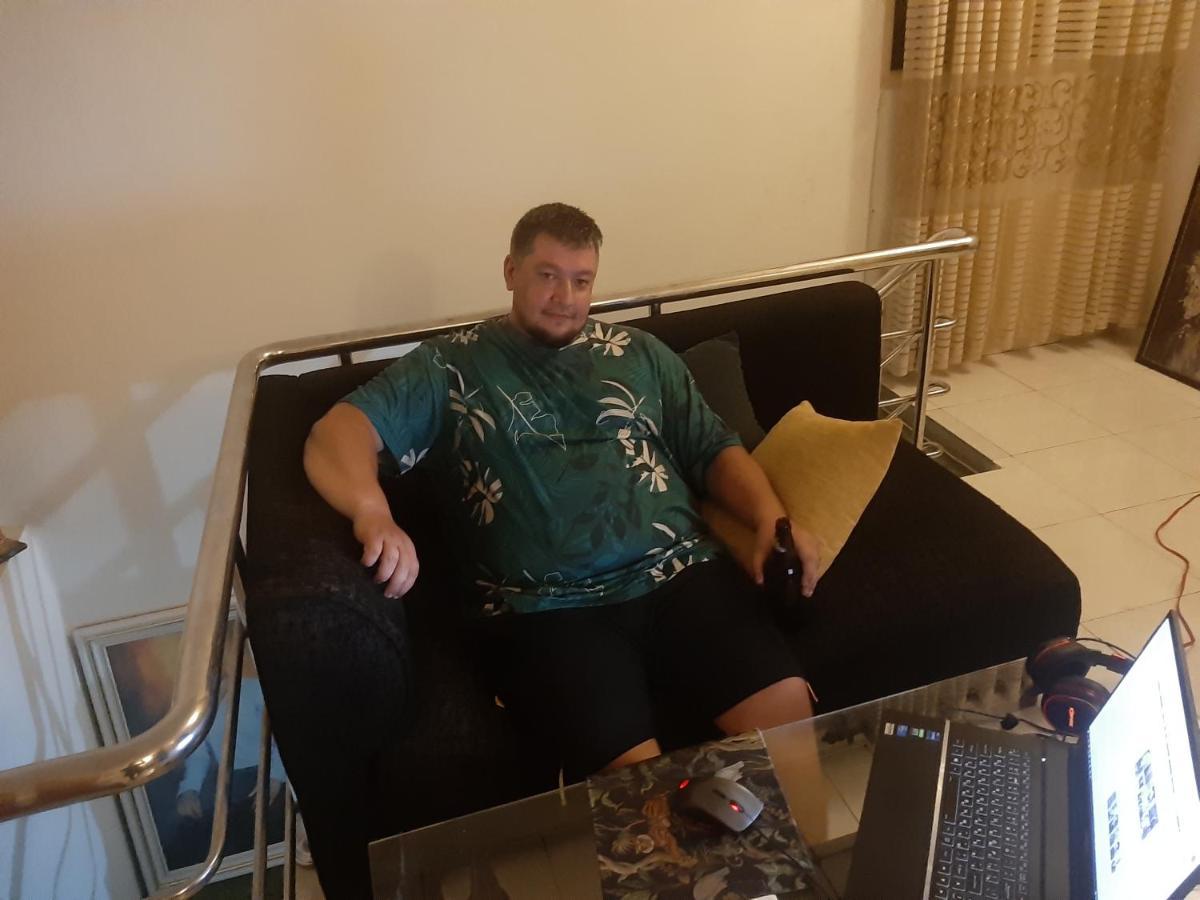 Hellen Homestay Негомбо Екстериор снимка